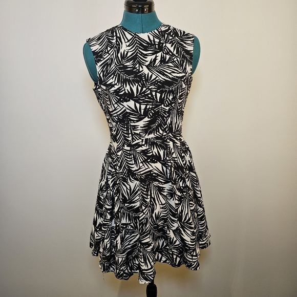 H&M black and white palm sleeveless viscose lined flare high-low mini dress sz 6 - Picture 8 of 8